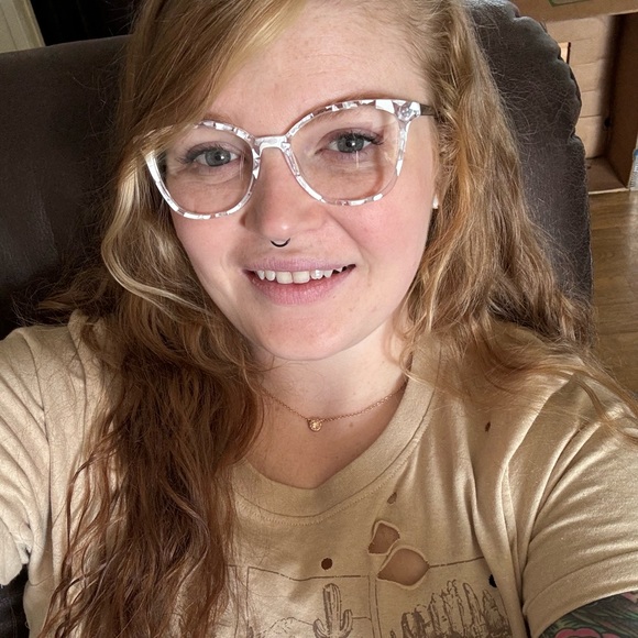 Meet your Posher, Nikki - Picture 1 of 1